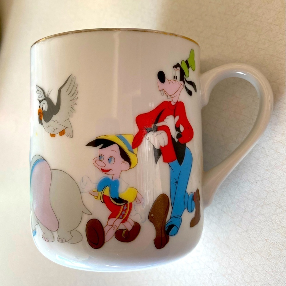Walt Disney Productions coffee mug Mickey Mouse Pluto Goofy Dumbo Donald Duck